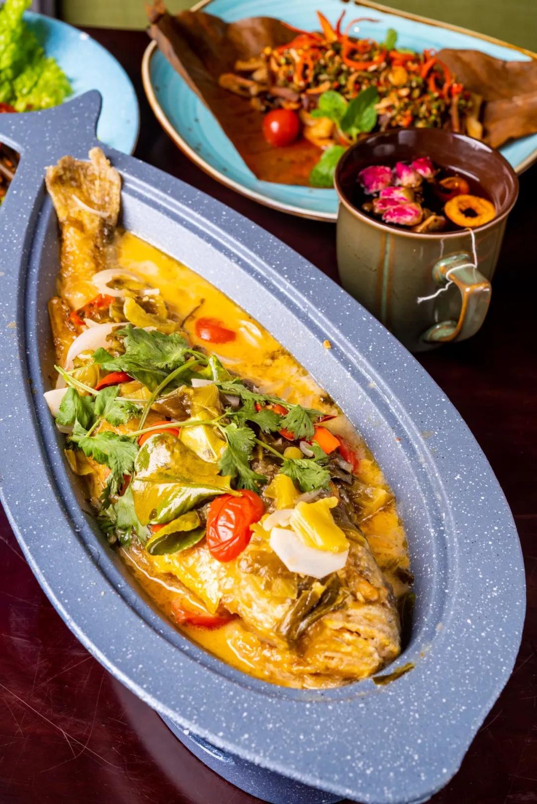 8元/锅!开在W酒店旁边的「泰国皇室料理」,“圣诞锅”涮海鲜