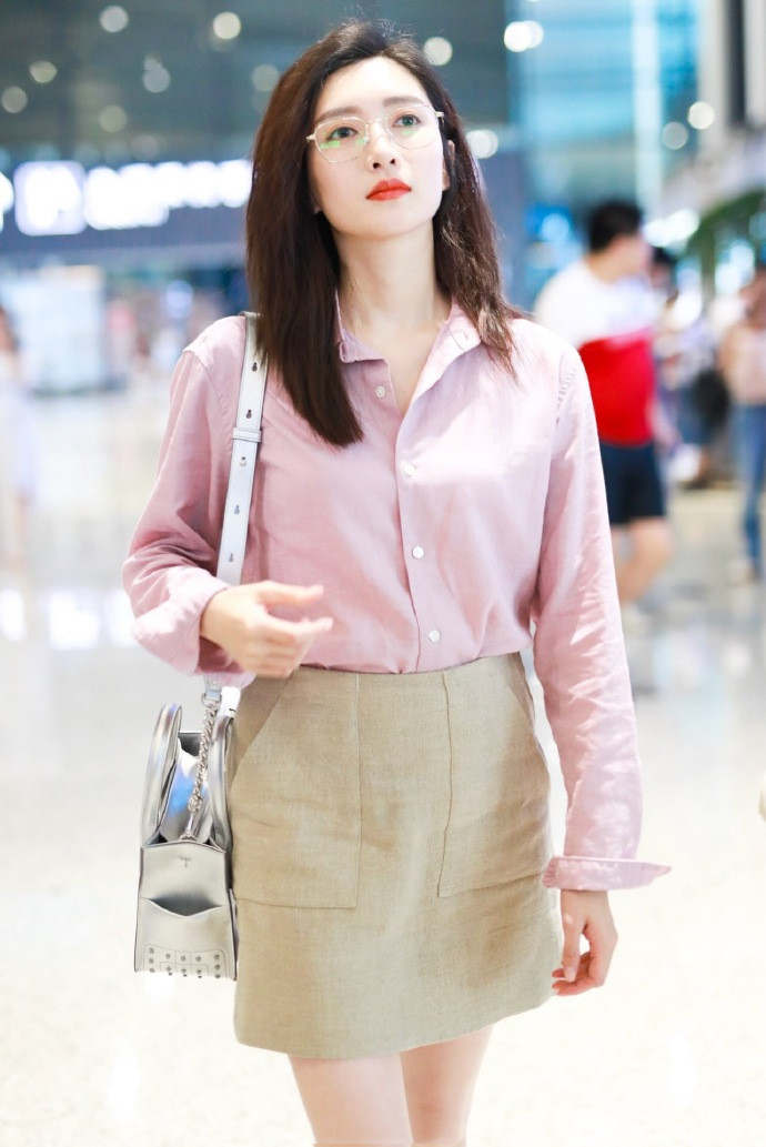 江疏影短裙穿搭图片,江疏影机场街拍照