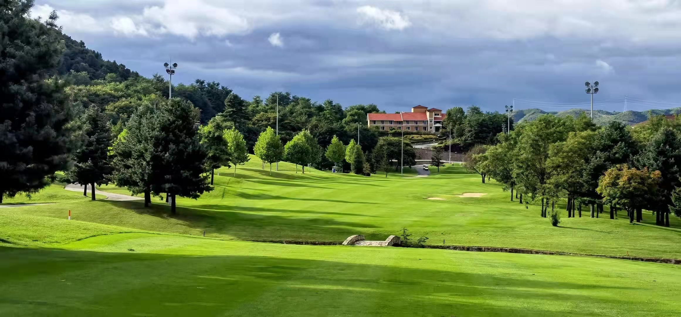 丹东美丽温泉游,国庆假期来打高尔夫