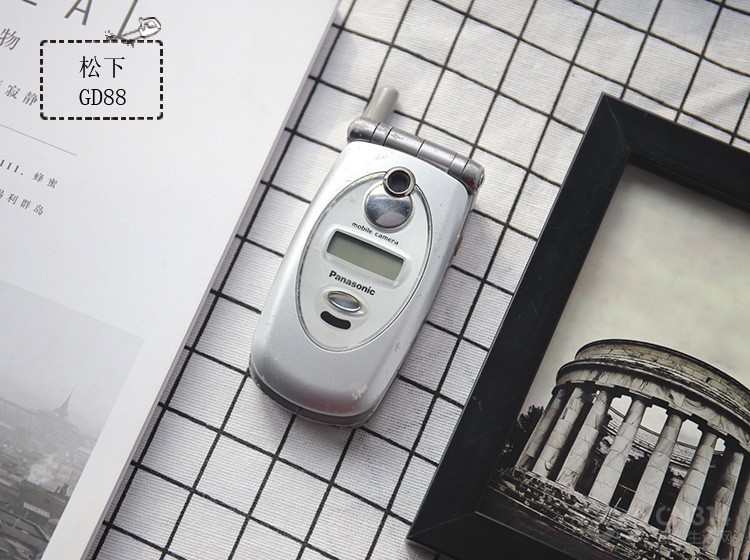 motorazr四代,motorazr2019翻盖折叠屏