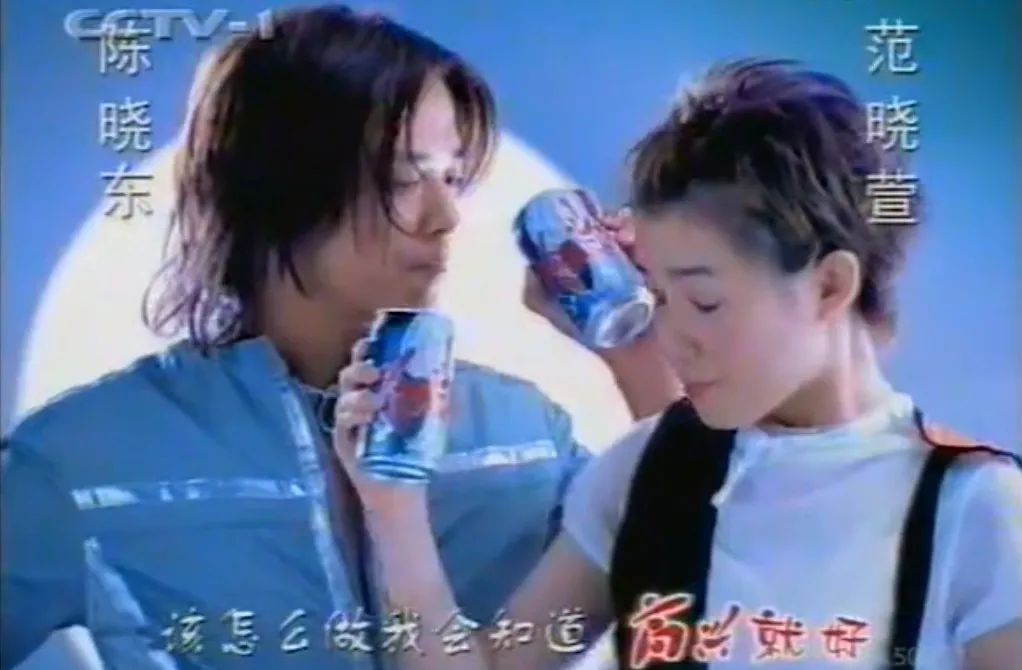 宏宝莱荔枝味和凤梨味哪个好喝,荔枝宏宝莱