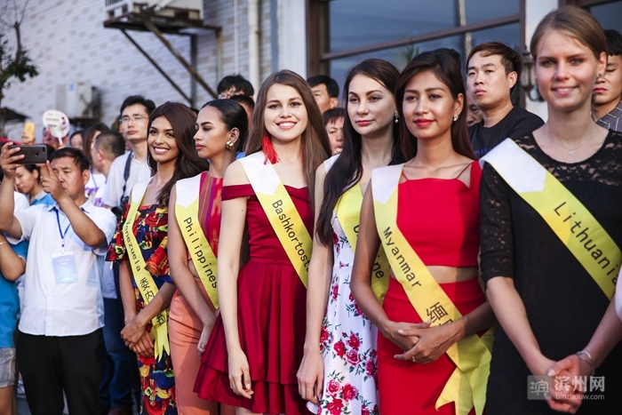 2018时光已走滨州日报90后小美摄影记者定格了您的最美