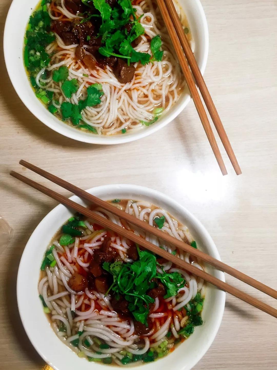 一碗米线斩群妖|我在昆明这5家米线店跪得端端正正