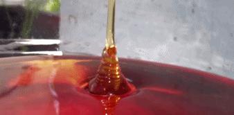 秋季喝蜂蜜能润肺四大禁忌要了解,润肠通便喝蜂蜜水的最佳时间