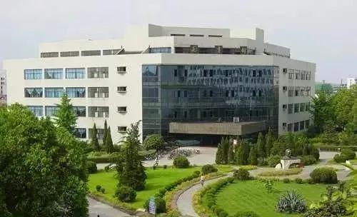 十七中和铁中哪个学校好,七中和铁中哪个学校好