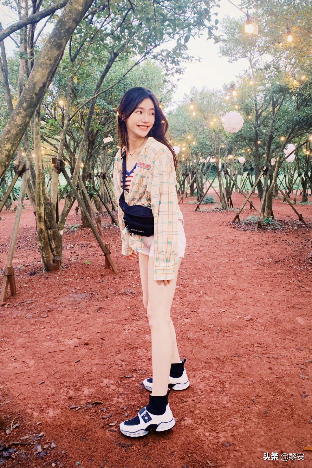 林允穿什么鞋好看,林允同款古驰运动鞋