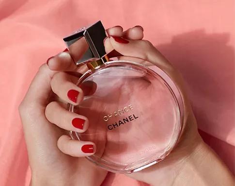 香奈儿最受欢迎的一款香水,香奈儿5号香水哪款最香最好闻