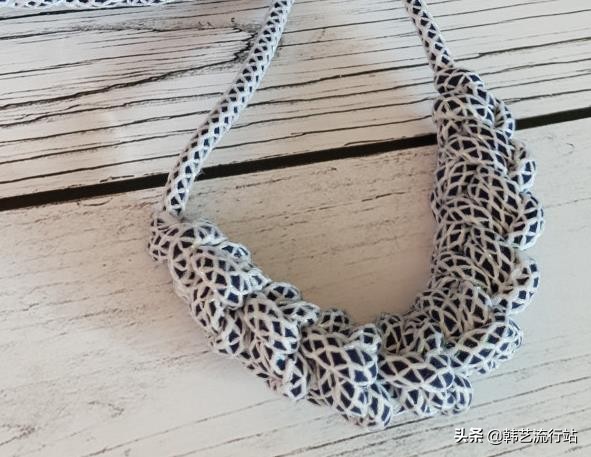 漂亮的钩针饰品,钩针小饰品教程图解