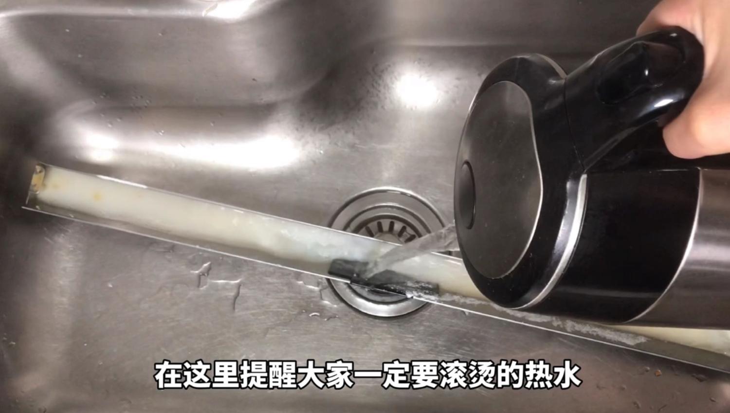 侧吸式油烟机油盒怎么清理,厨房油烟机油太厚用啥能清理干净