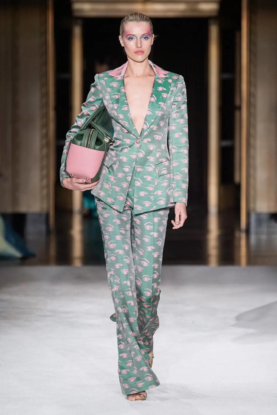 前方引起的极度舒适,前方画面引起极度舒适