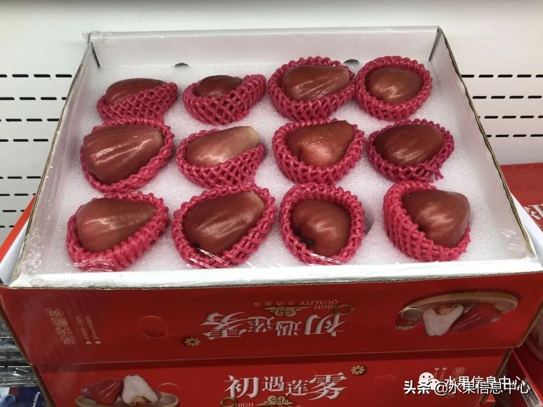 中秋节前，走访两家水果零售店，水果标准化在这里体现的淋漓尽致