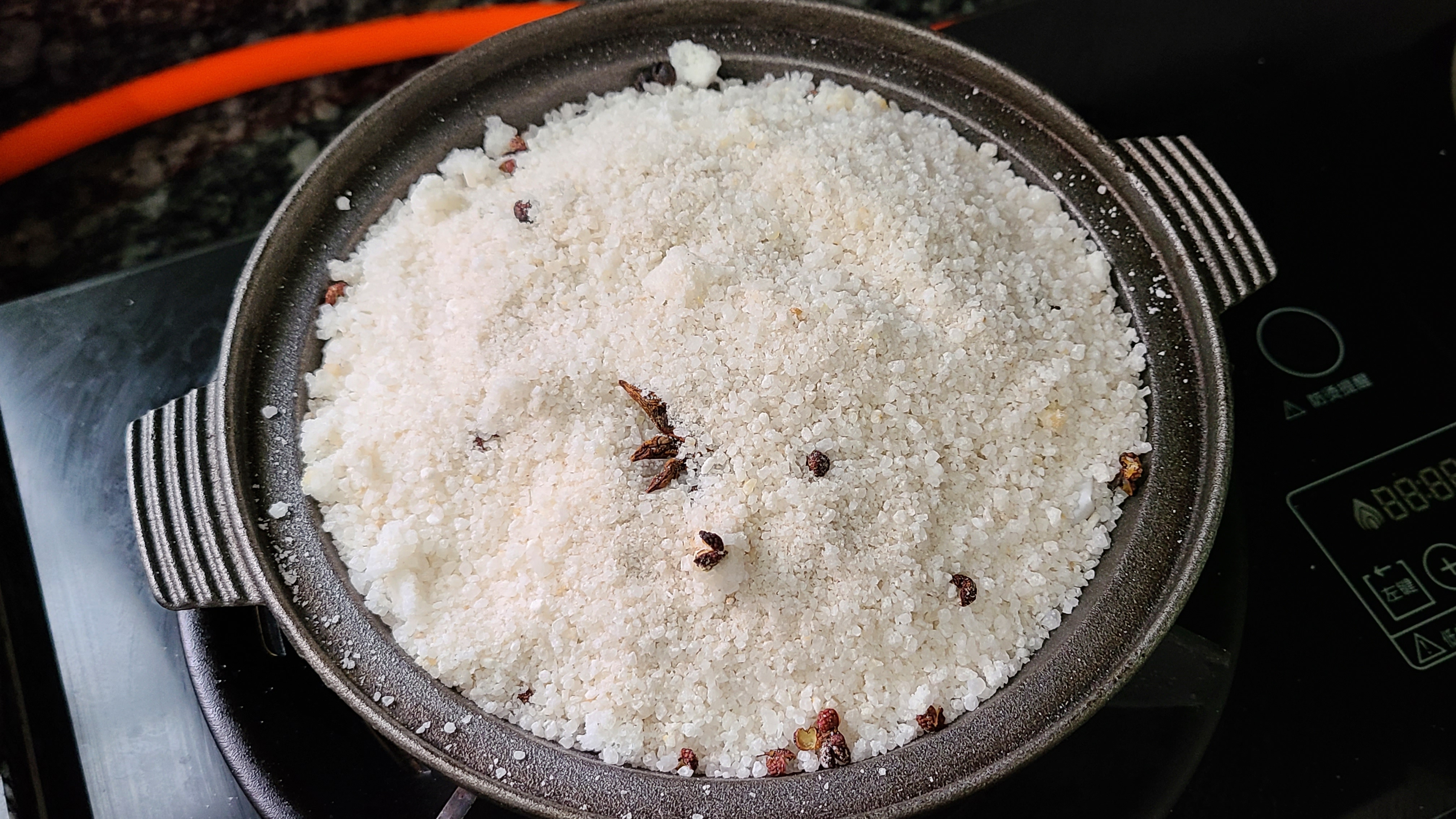 正宗咸香盐焗鸡翅,盐焗鸡翅咸香美味