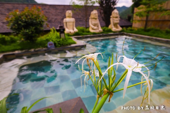 巴厘岛式私密温泉度假,听山野清风