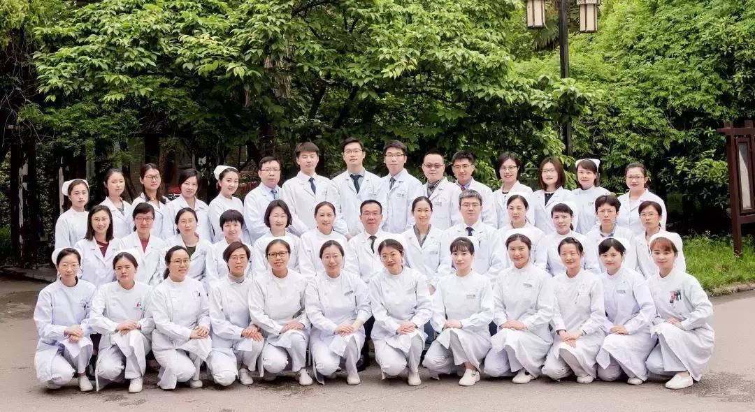 甲亢为什么会合并胫前水肿？