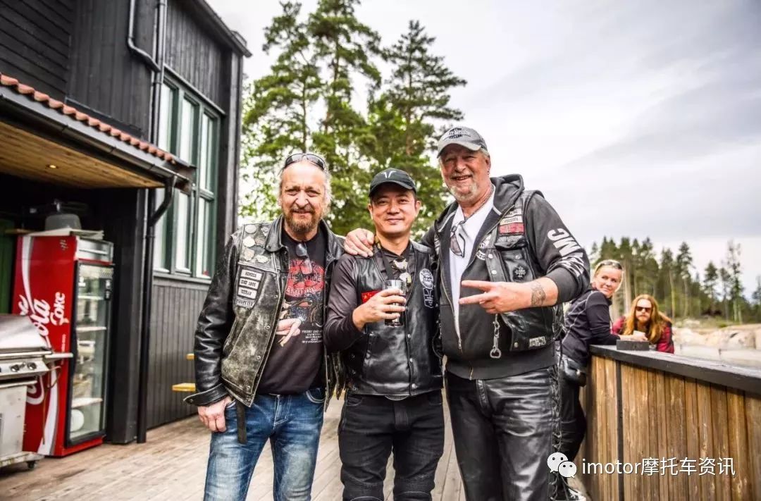 又是来自深圳的摩托车俱乐部！这次他们踏上了北欧的*途征**