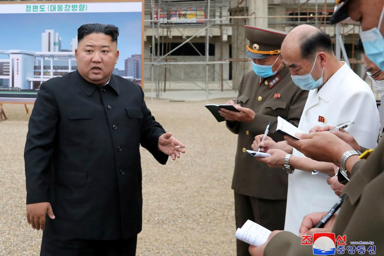 金正恩承认经济形势严峻，朝八大将制定新5年计划