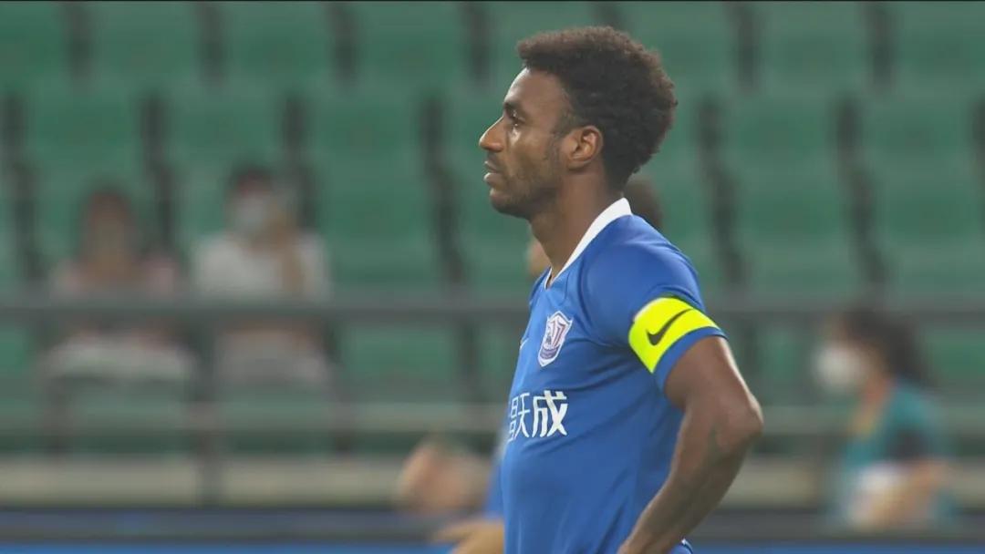 都是开季三轮不胜，连续全华班首发的重足让人看到希望，季前连续两周“十点宣”的沧州雄狮却只剩下了失望