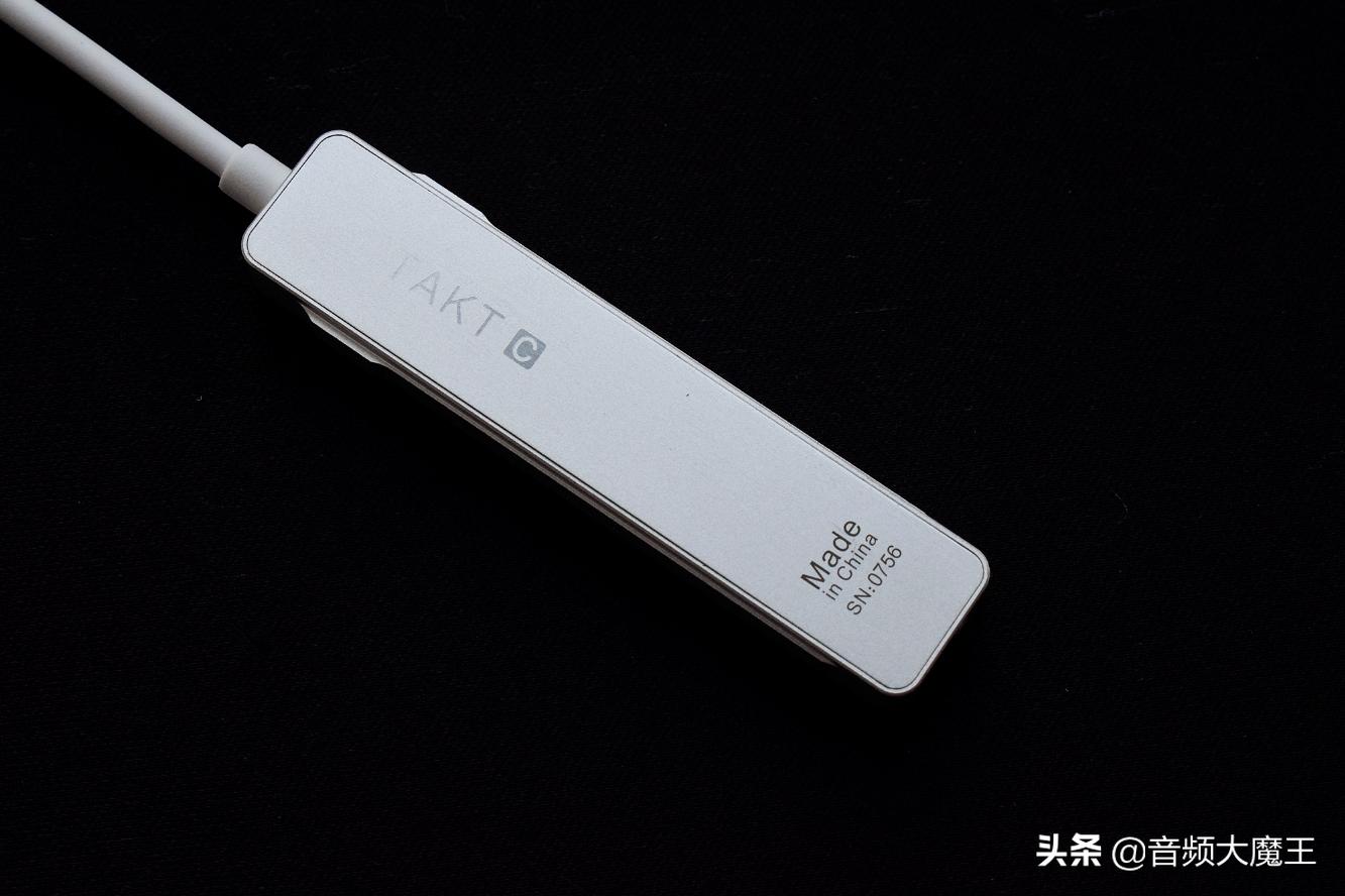 苹果typec转3.5耳机转接头测评,苹果手机用3.5毫米耳机转接头推荐
