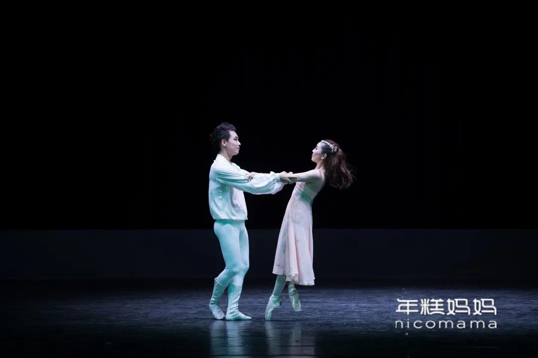 丁克自己生了孩子,41岁丁克生双胞胎