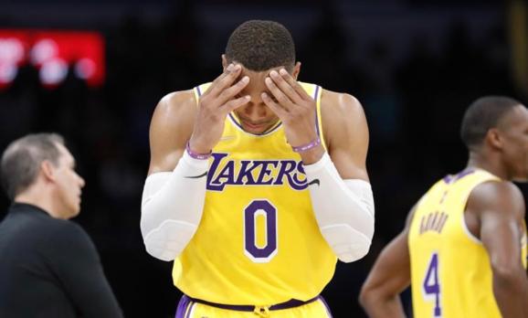 湖人4换1抢利拉德,辣眼睛打篮球