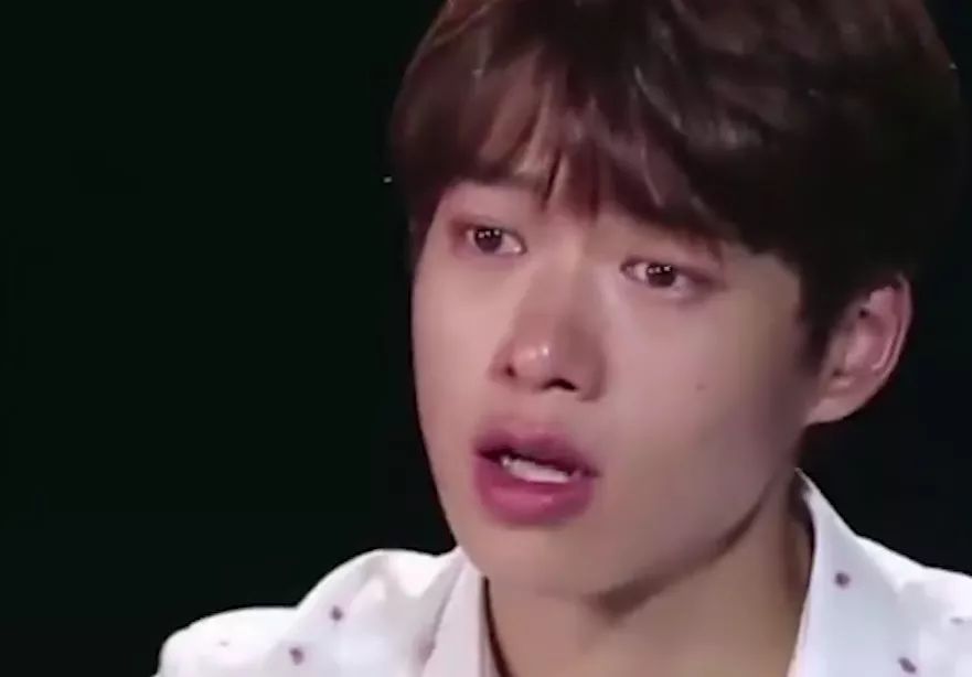 爱豆不经意造成的名场面暖心瞬间,爱豆那些让人心疼的瞬间蔡徐坤