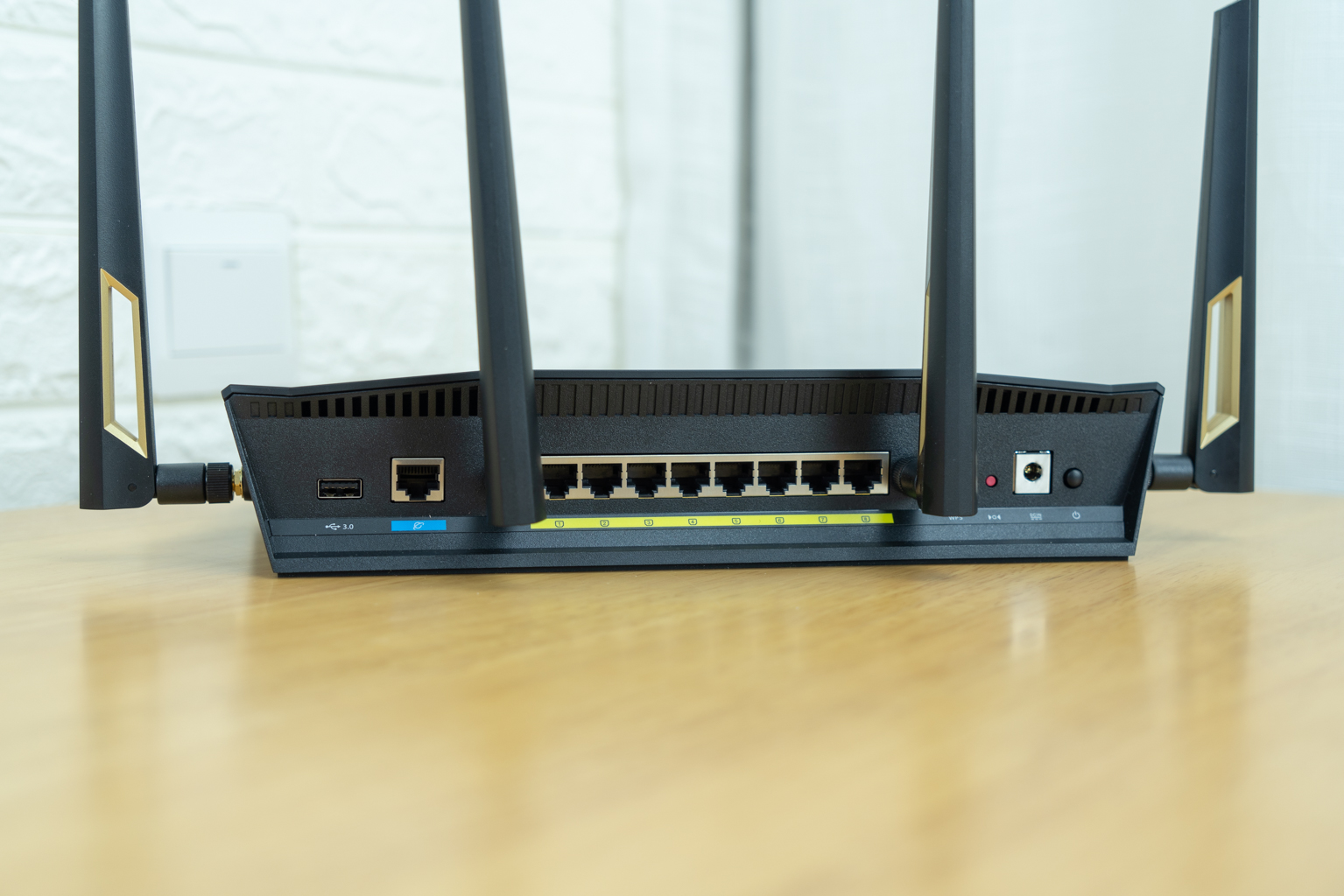 华硕rt-ax68u路由器测评,华硕rt-ax56u千兆路由器测评