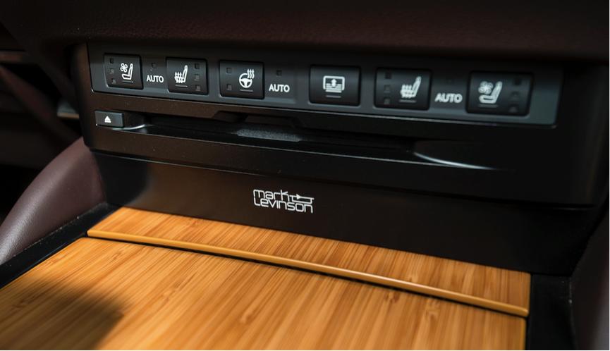 雷克萨斯es300h对比奔驰e,雷克萨斯es300h和奔驰e级