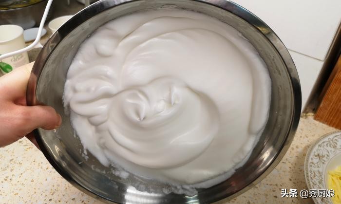 不用烤箱和电饭煲做蛋糕简单教程,如何做蛋糕不用电饭煲也不用烤箱