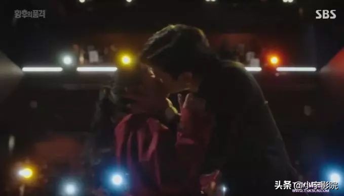 豪门、三角恋、车祸，隔着屏风偷情的狗血剧，这剧上瘾