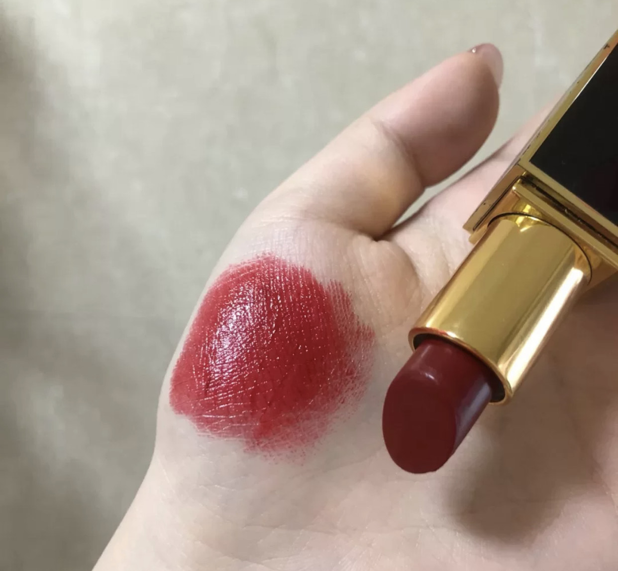 ysl口红214还是迪奥口红772更漂亮 (白皮肤适合的迪奥口红772)