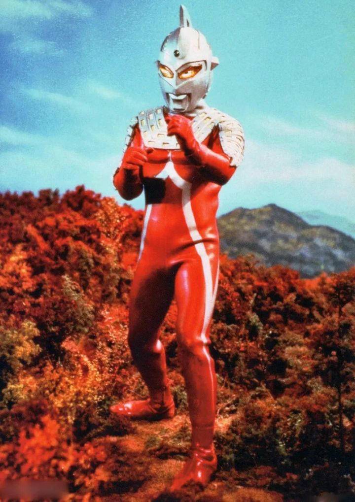 模玩机设:以弹之名守望地球地球的赤红巨人SHF赛文