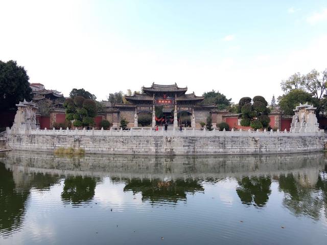 云南建水古城一座依然活着的古城,云南建水古城景点介绍