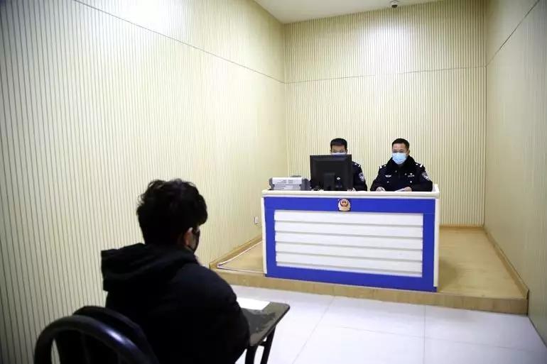 战疫中的疯狂口罩,战疫之疯狂的口罩片段