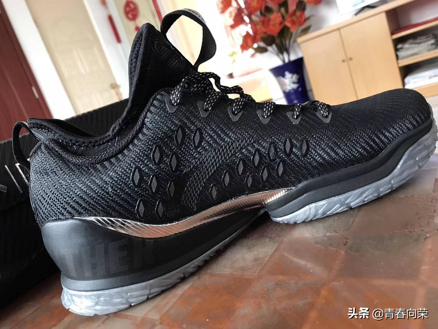 新手偏硬跑鞋推荐,新手缓震碳板跑鞋推荐