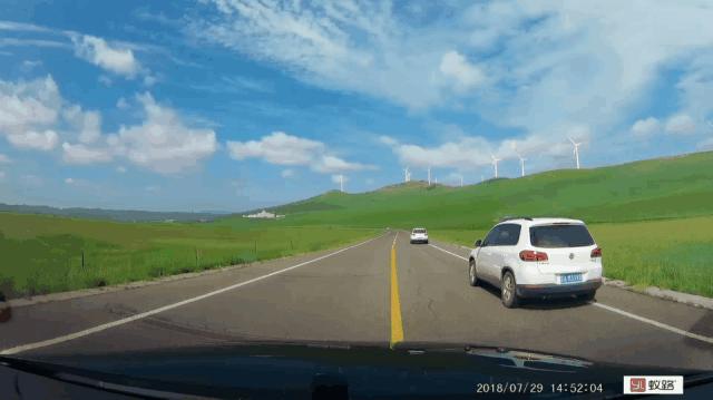 五一假期闺蜜去大兴安岭穷游,闺蜜自驾大草原