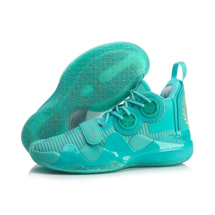 海沃德4与韦德之道10,海沃德上脚新鞋