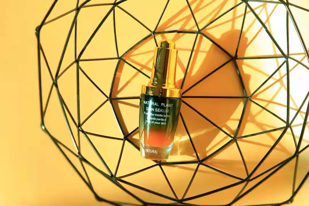 精华液补水美白提亮肤色天然无害,抗皱保湿补水美白精华液