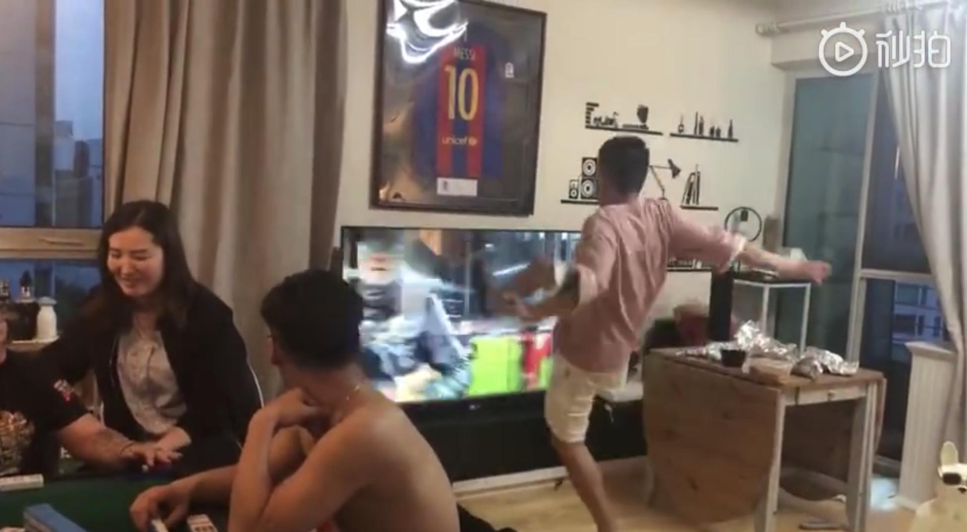 巴萨苏醒砸电视完整版,巴萨输球全部视频