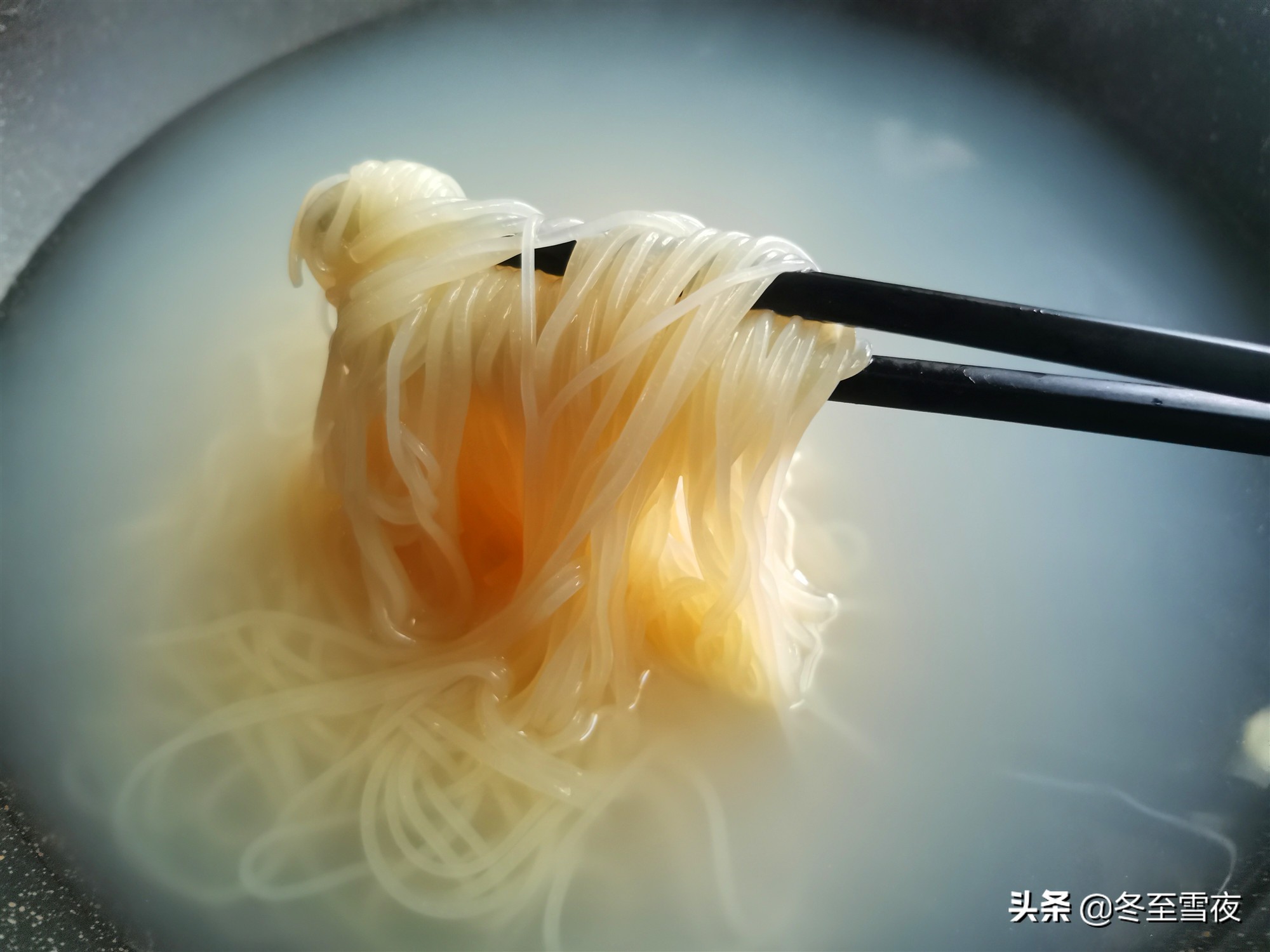 东北酸甜冷面的做法及配料过程,东北冷面的做法家庭自制