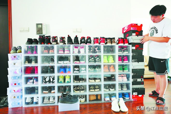 神秘“鞋圈”:限量款转手卖出数倍高价!24岁小伙收藏近200双,最贵一双近5万元