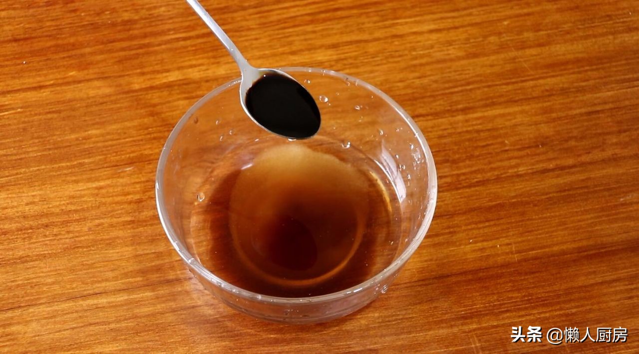 怎么把大虾炒外酥里嫩,如何做虾好吃又简单油焖大虾