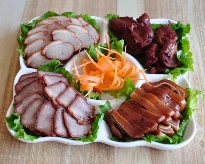 天津特色美食天津煎饼果子 (天津风味小吃三绝)