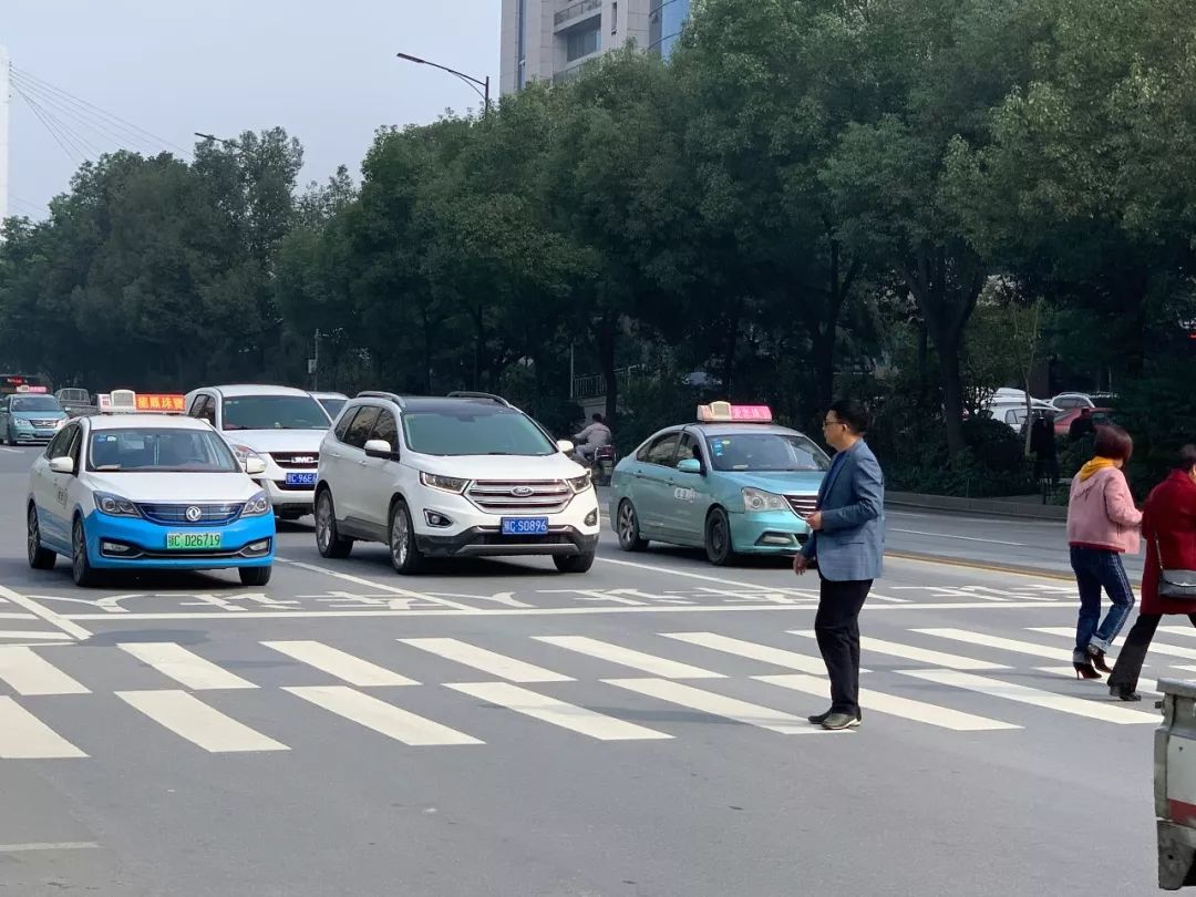 「十堰」夫妇国外生活一年半，回来后感叹：十堰变化太大了