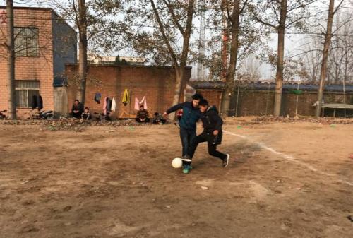 踢足球老师,踢足球的语文老师