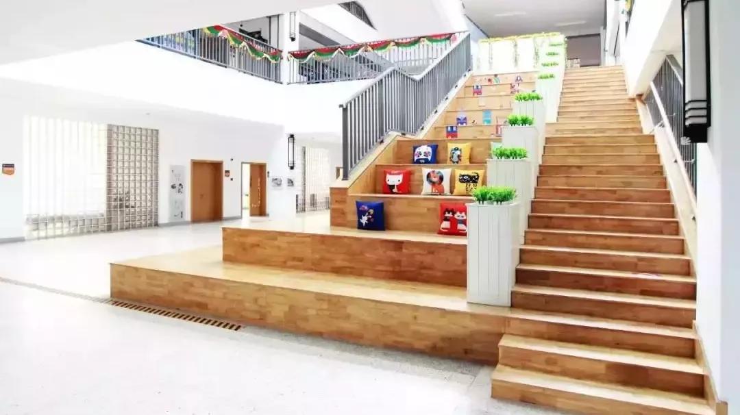 世外教育集团宝山青浦,世外教育高中