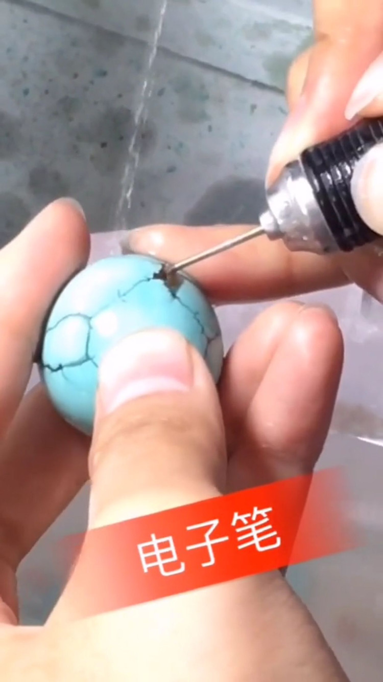 小小宝石中藏着天大秘密,小小绿松石