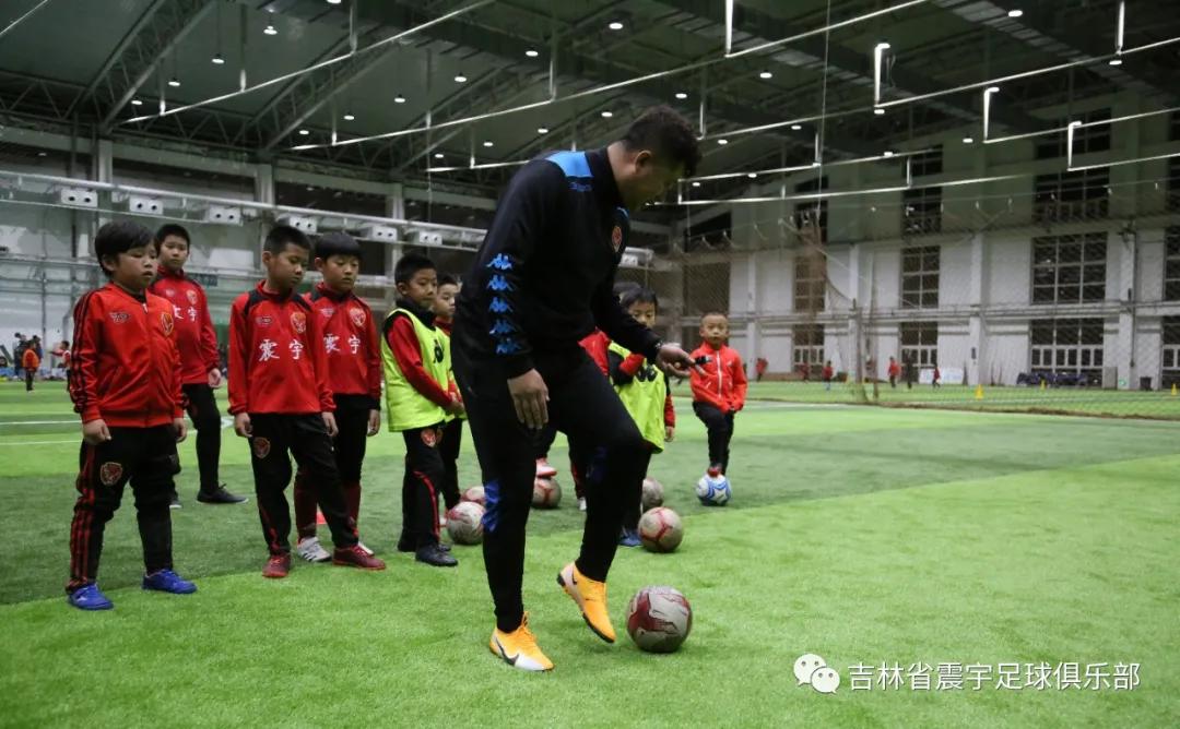 新奇之余,皆是寄望——震宇足球进驻农博园搏一搏室内足球场