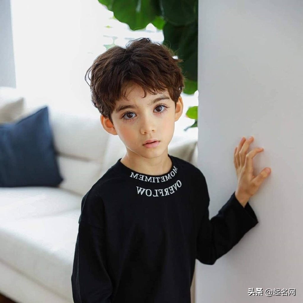 陪伴一生的男孩名有古韵风,温润如玉的名字男生