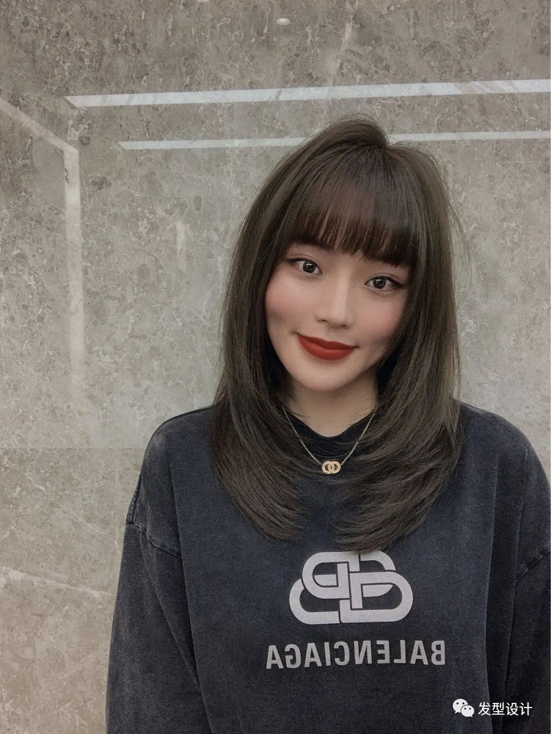 发型女2020流行发型中长发木马卷,直发型女2020流行发型中长发减龄