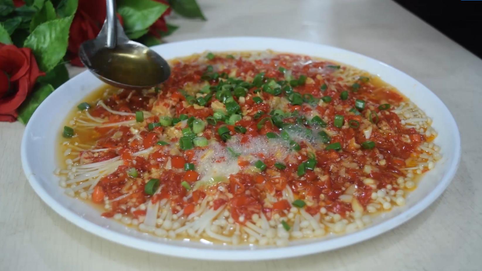 金针菇这样做太好吃了香辣过瘾,金针菇最辣好吃的做法